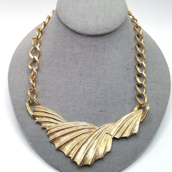 Vintage Park Lane Gold Frontal Necklace, Wide Chain, 18 Inches - Picture 2 of 7